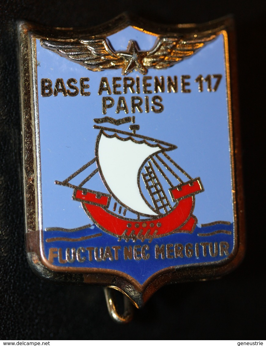 Insigne Militaire "Bases Aérienne 117" Boulevard Victor Paris - Armée De L'air