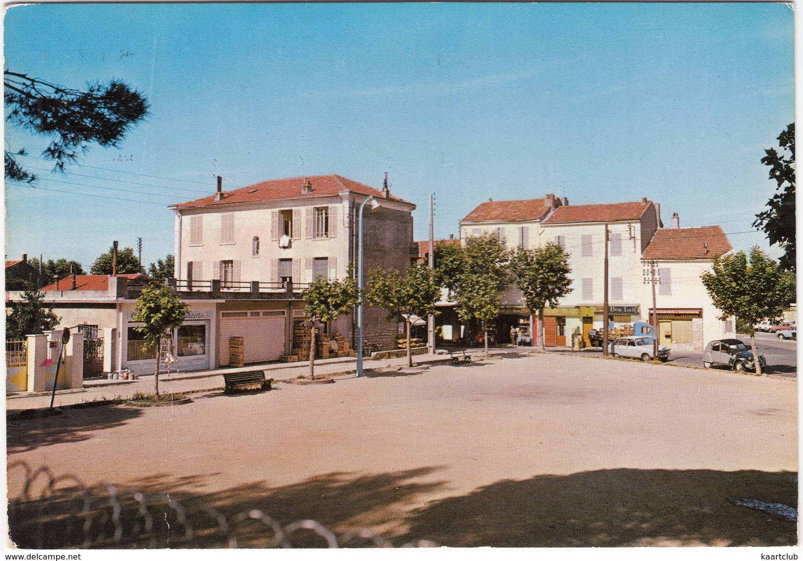 Toulon: CITROËN 2CV, RENAULT 16, GOELETTE - 'Bon Lait' - La Place De La Serinette - Toerisme