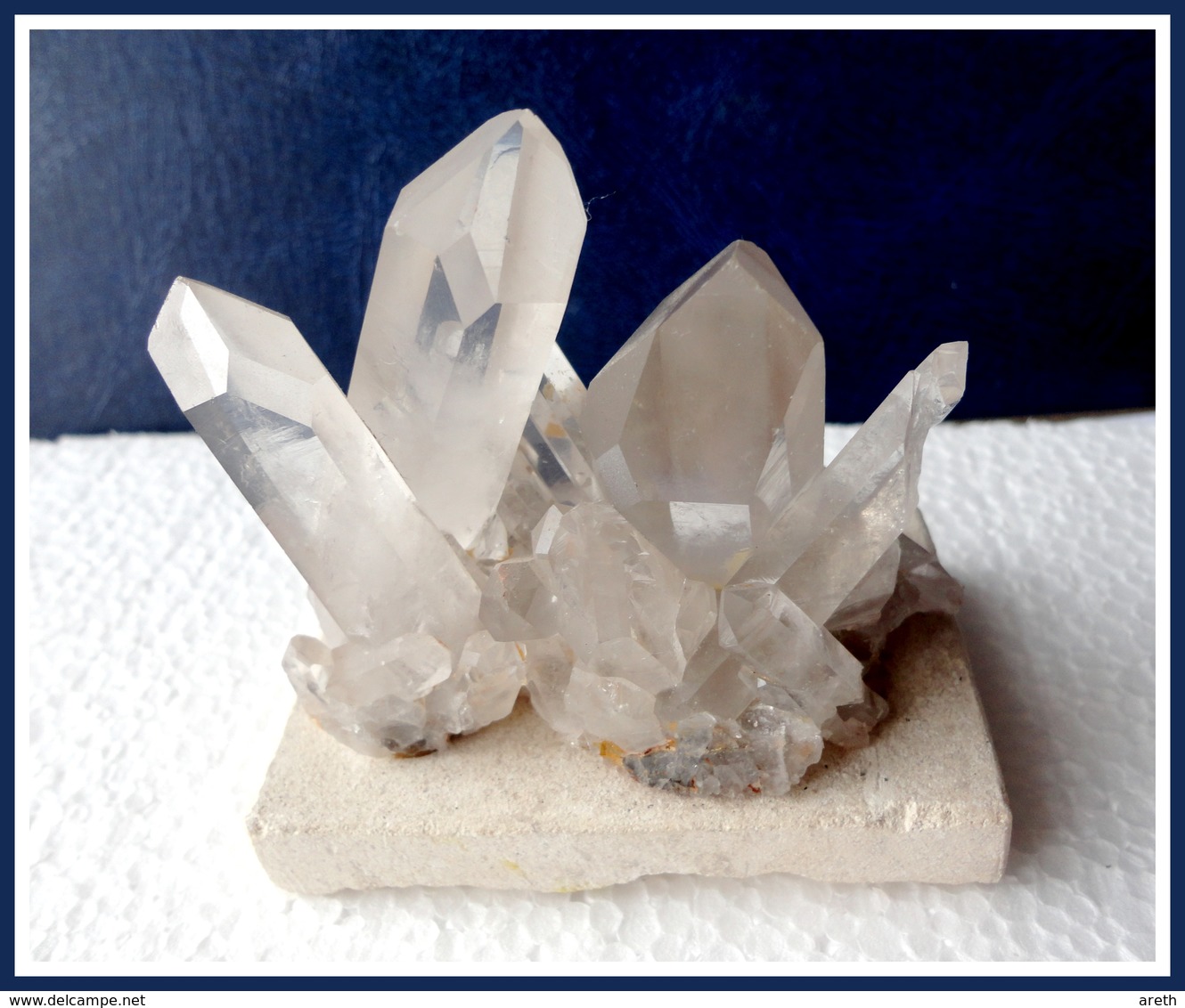 Gerbe De Pointes De CRISTAL DE ROCHE Montée Sur Socle -  8 X 7 X 5 Cm - Minéraux