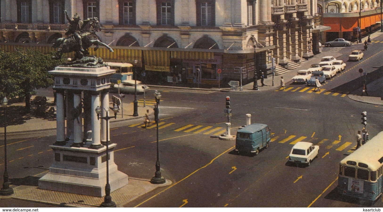 Clermont-Ferrand: RENAULT ESTAFETTE, PEUGEOT 204 BREAK, CITROËN DS, 2CV, AUTOBUS  - Statue Vercingetorix - Toerisme