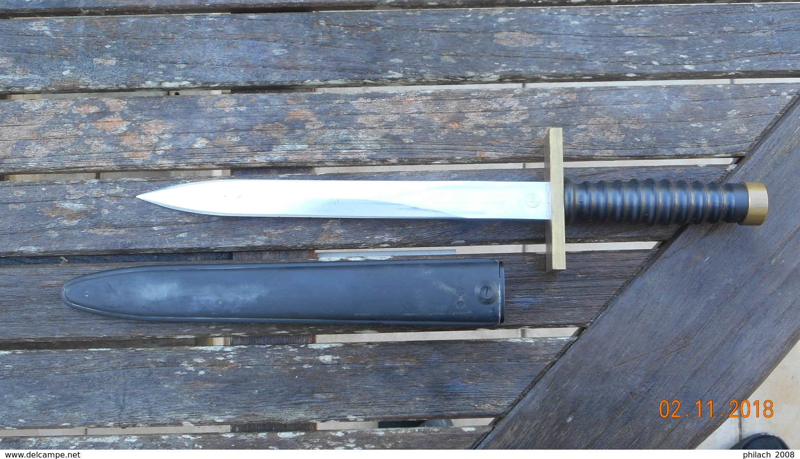 Dague De Chasse Faite à Partir D'une Baionnette Suisse - Knives/Swords