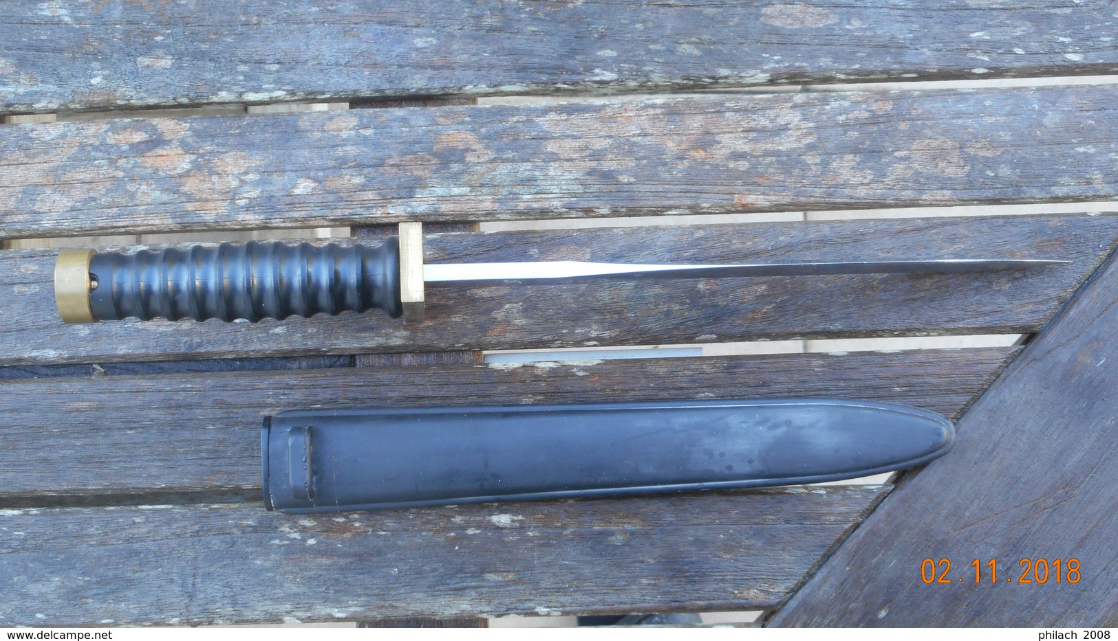 Dague de chasse faite à partir d'une Baionnette suisse