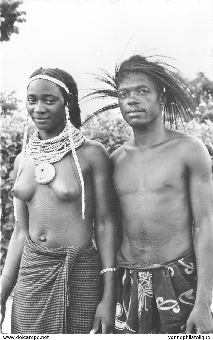 Angola - Ethnic / 11 - Tipos Indigenas - Nude Woman - Angola