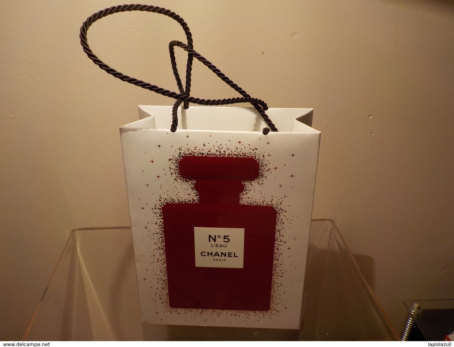 CHANEL " N°5 Rouge " Noël 2018  Petit Sac Cadeau - Modernes (à Partir De 1961)