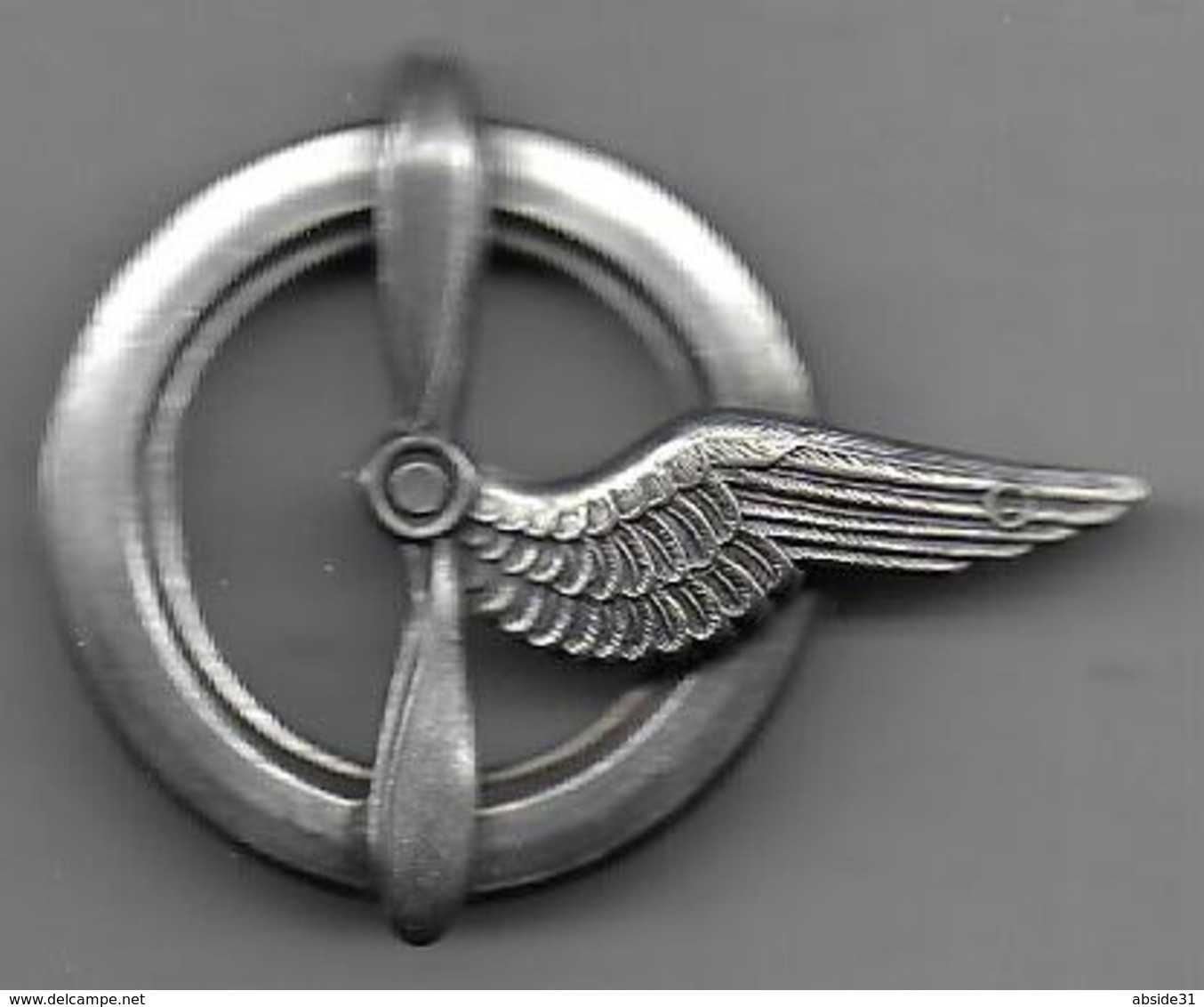 Brevet De Personnel Navigant- Insigne Embouti Sans Marque Au Dos - Airforce