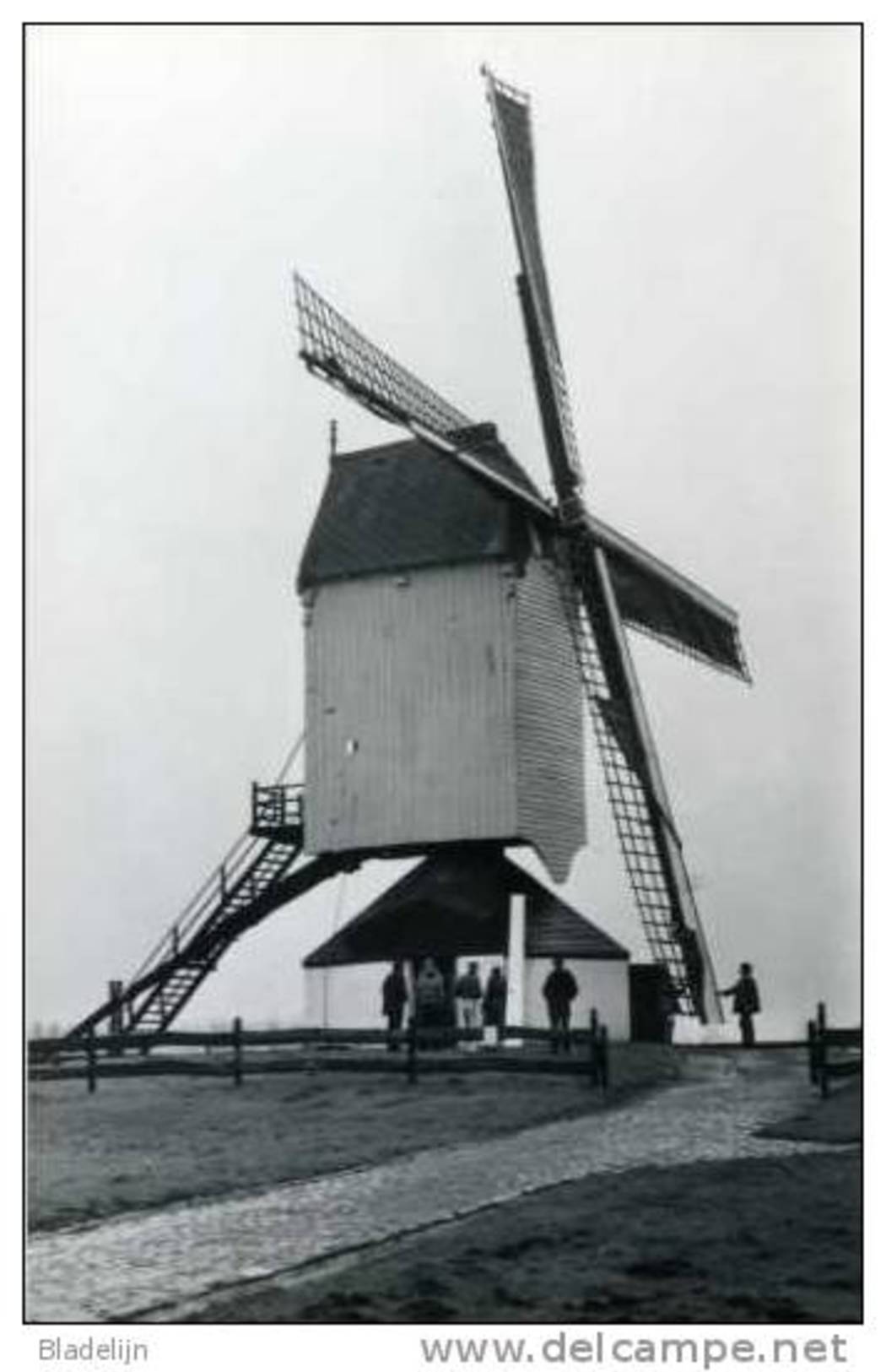 HEIST-OP-DEN-BERG (Antw.) - Molen/moulin - De Kaastrooimolen In 1981 Tijdens Het Opzeilen (molenaarscursus). - Heist-op-den-Berg