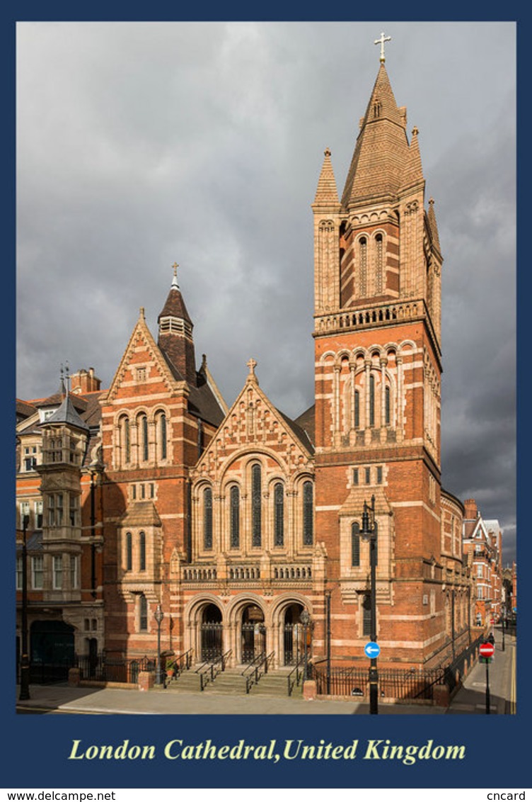 T91-063 ]    London Cathedral UK  Cathedral Church Dom ,  Prestamped Card - Churches & Cathedrals