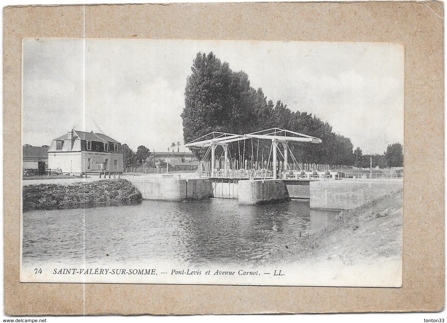 SAINT VALERY SUR SOMME - 80 -   Le Pont Levis Et Avenue Carnot    - DELC6** -- - Saint Valery Sur Somme