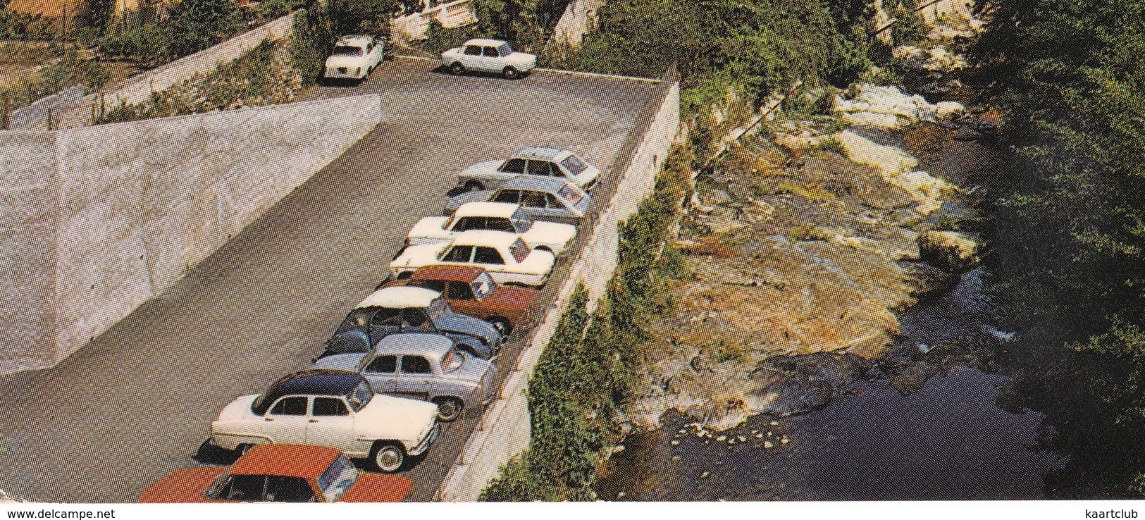 Amelie-les-Bains: SIMCA ARONDE, 1000, RENAULT DAUPHINE, 8,16, CITROËN 2CV, PEUGEOT 204, 403 - Vue Sur La Ville - Toerisme