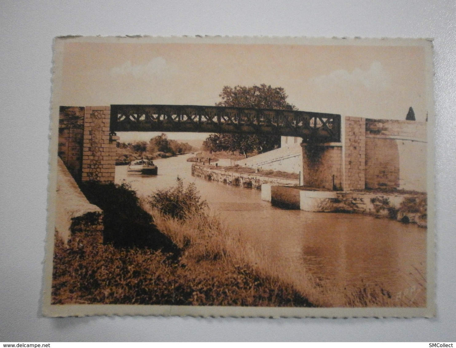 30 Bellegarde, Pont D'Arles Vue Sur Le Canal (GF486) - Bellegarde