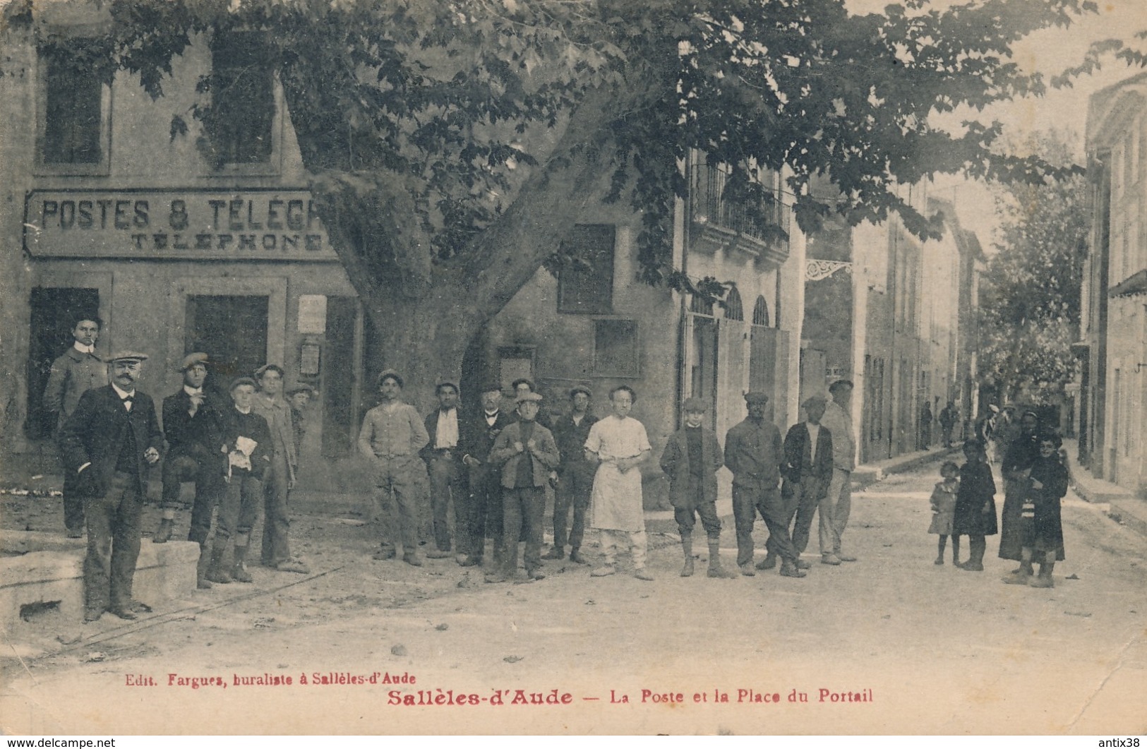 N68 - 11 - SALLÈLES-D'AUDE - Aude - La Poste Et La Place Du Portail - Salleles D'Aude