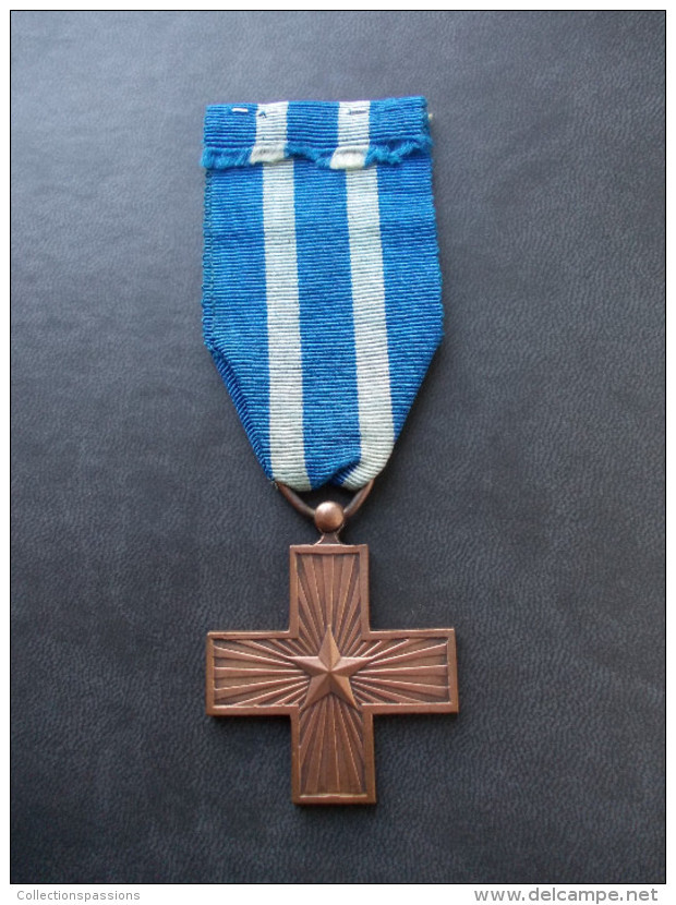 - ITALIE - Croix Du Mérite De Guerre Italienne 1914-1918 - - Italien