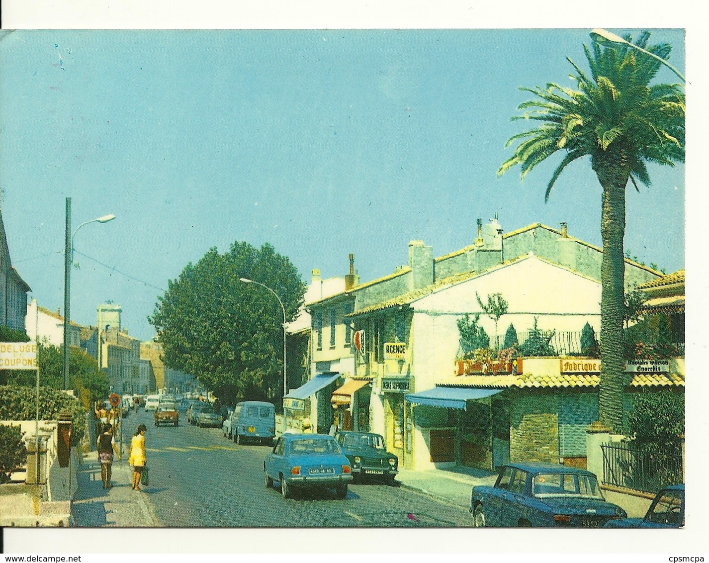 83 - SIX FOURS LA PLAGE / LE CENTRE VILLE - AUTOS - Six-Fours-les-Plages