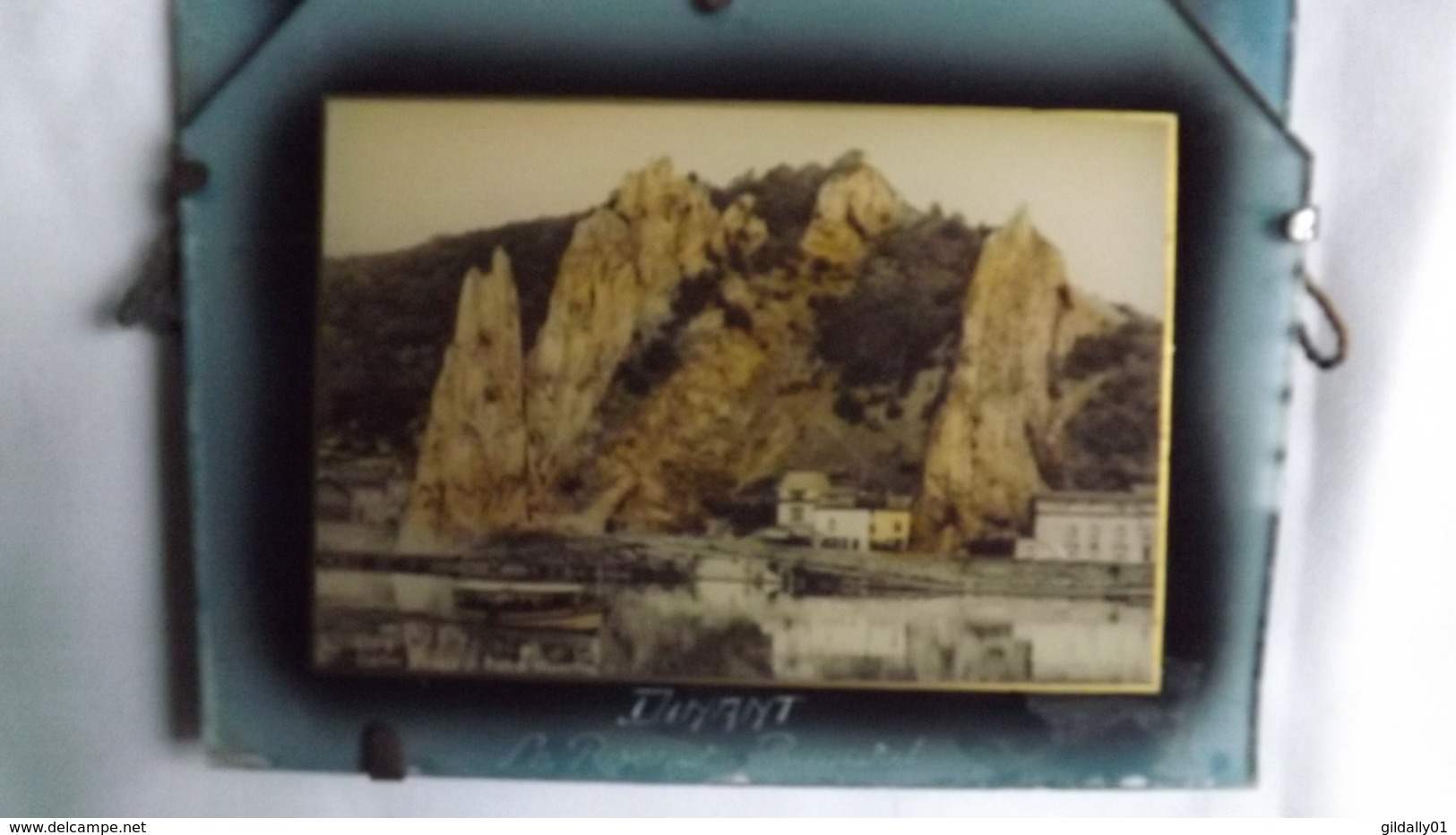 Très Ancien PORTE LETTRES EN VERRE Incrusté De Deux Cartes Postales De La Ville De DINANT.    (très Rare) - Verre & Cristal