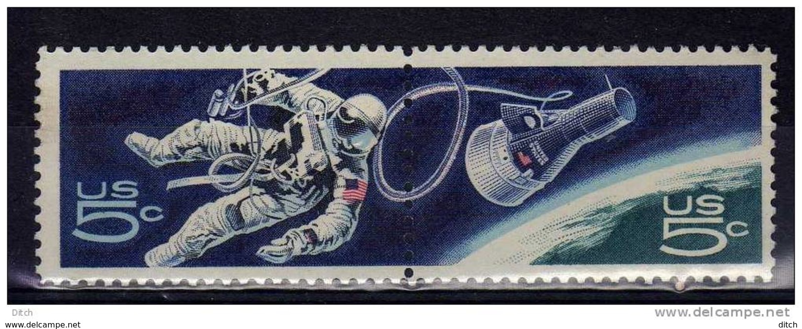 D - [TC090-08]USA- @XX-MNH@ Astronaute Hors De Son Module, Dans L'espace - United States