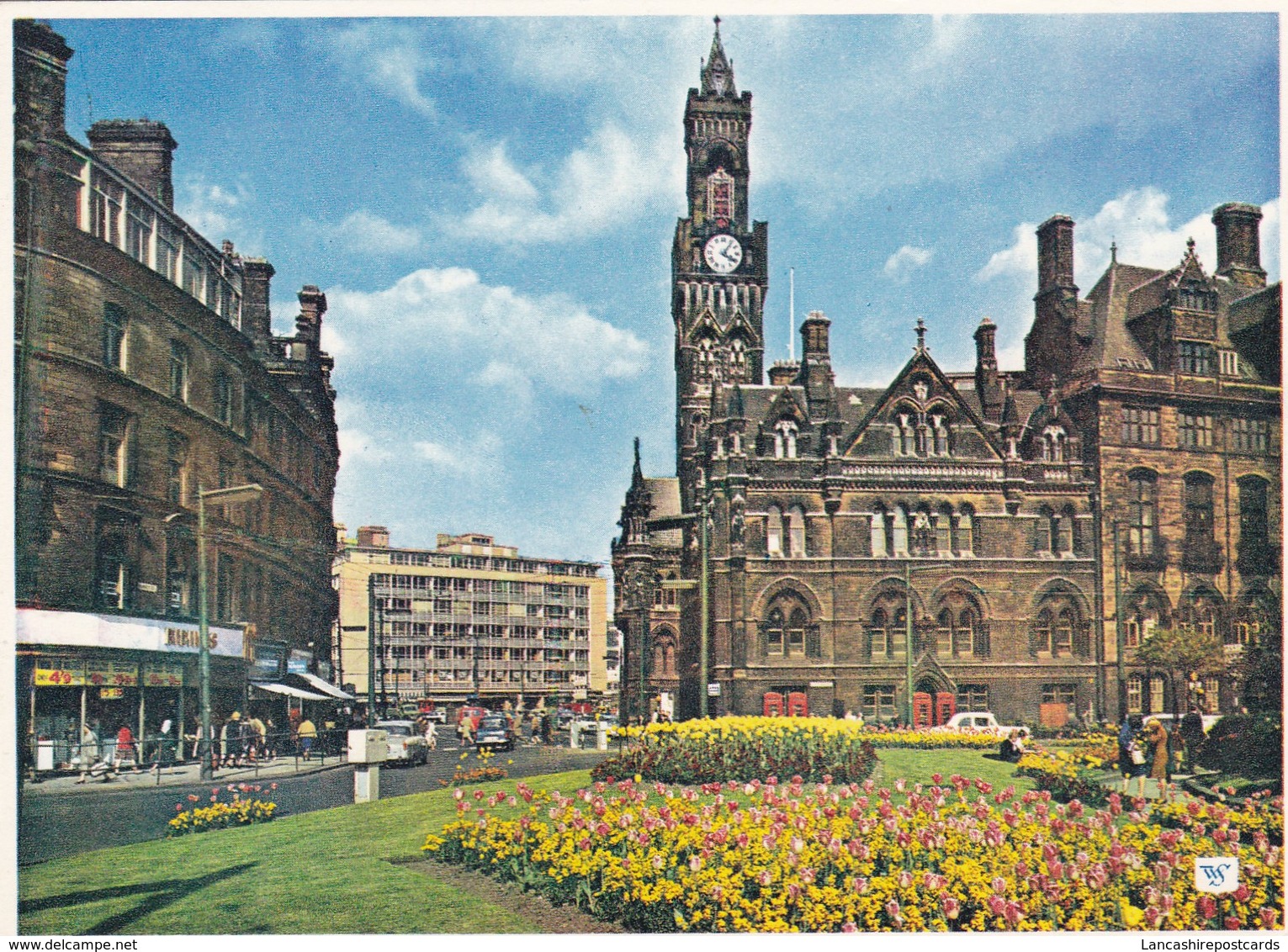 Postcard Bradford Yorkshire Town Hall And Flower Beds [ Walter Scott ] My Ref  B23208 - Bradford