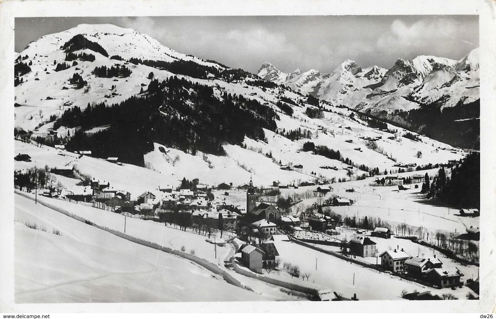 Grand Bornand (Haute-Savoie) Vue Générale, Le Mont Lachat, La Pointe Percée Et Chaîne Des Aravis - Edition GIL - Sonstige & Ohne Zuordnung