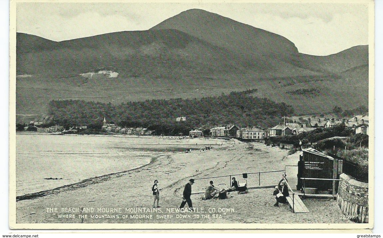 Irealnd Postcard Valentines Unused. Rp The Beach Mourne Mountains Newcastle  County Down - Down
