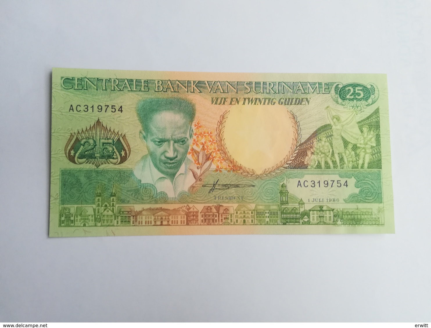 SURINAME 25 GULDEN 1986 - Suriname