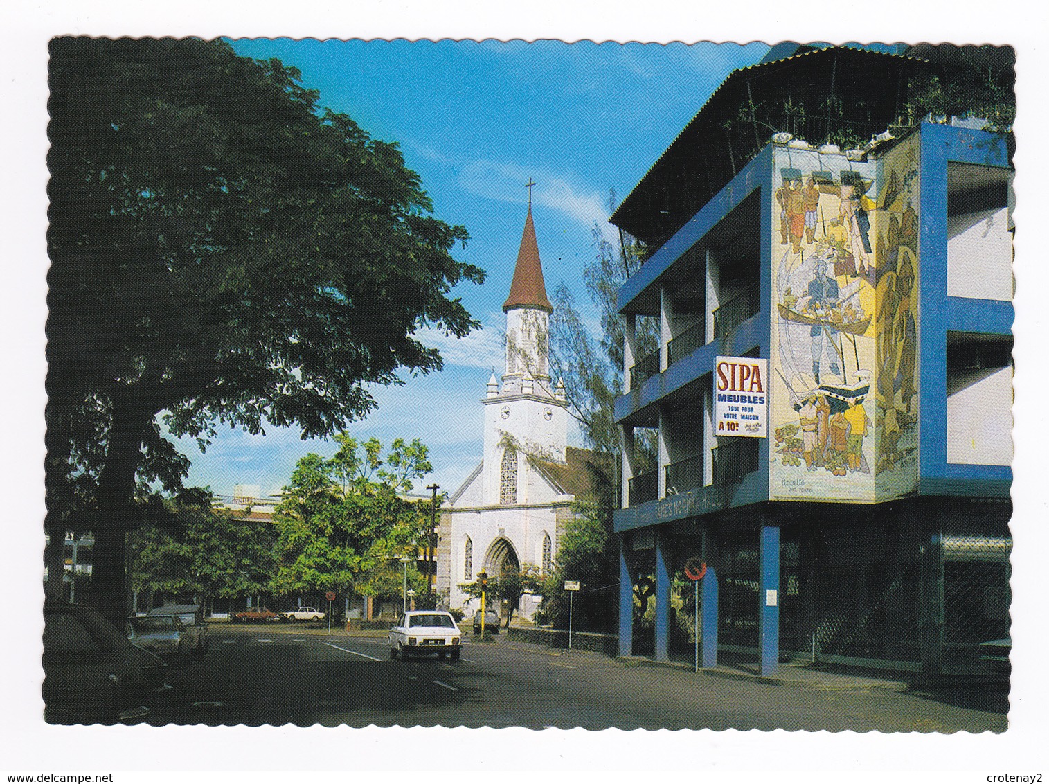 Tahiti Le Centre De PAPEETE Sipa Meubles Peugeot Coupé 204 Citroën GS Méhari VOIR DOS - Tahiti