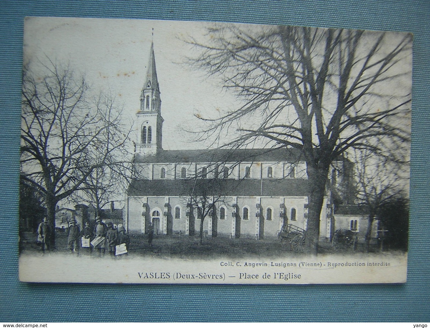 VASLES - PLACE DE L'EGLISE - Other & Unclassified