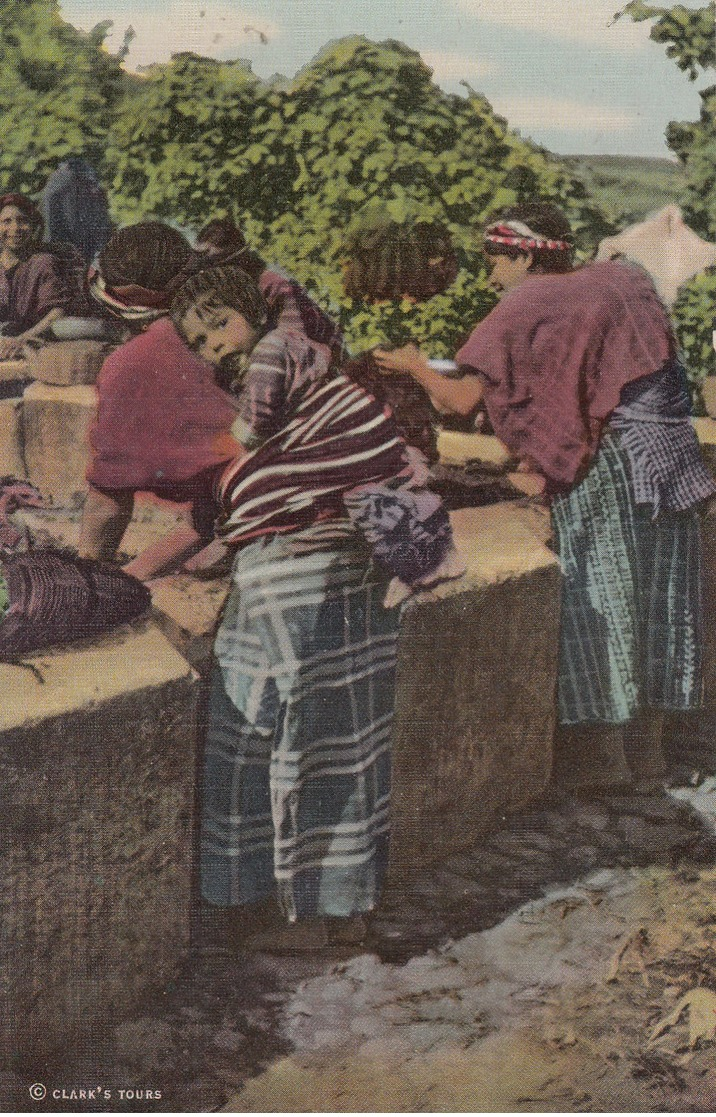 PATZICIA , Guatemala , 30-40s; Washing At Public Fountain - Guatemala