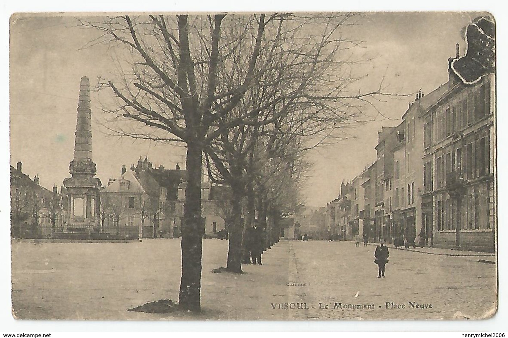 70 Vesoul Le Monument Place Neuve - Vesoul