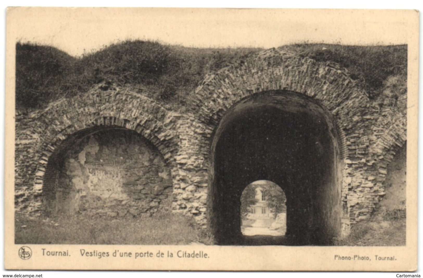 Tournai - Vestiges D'une Porte De La Citadelle - Tournai