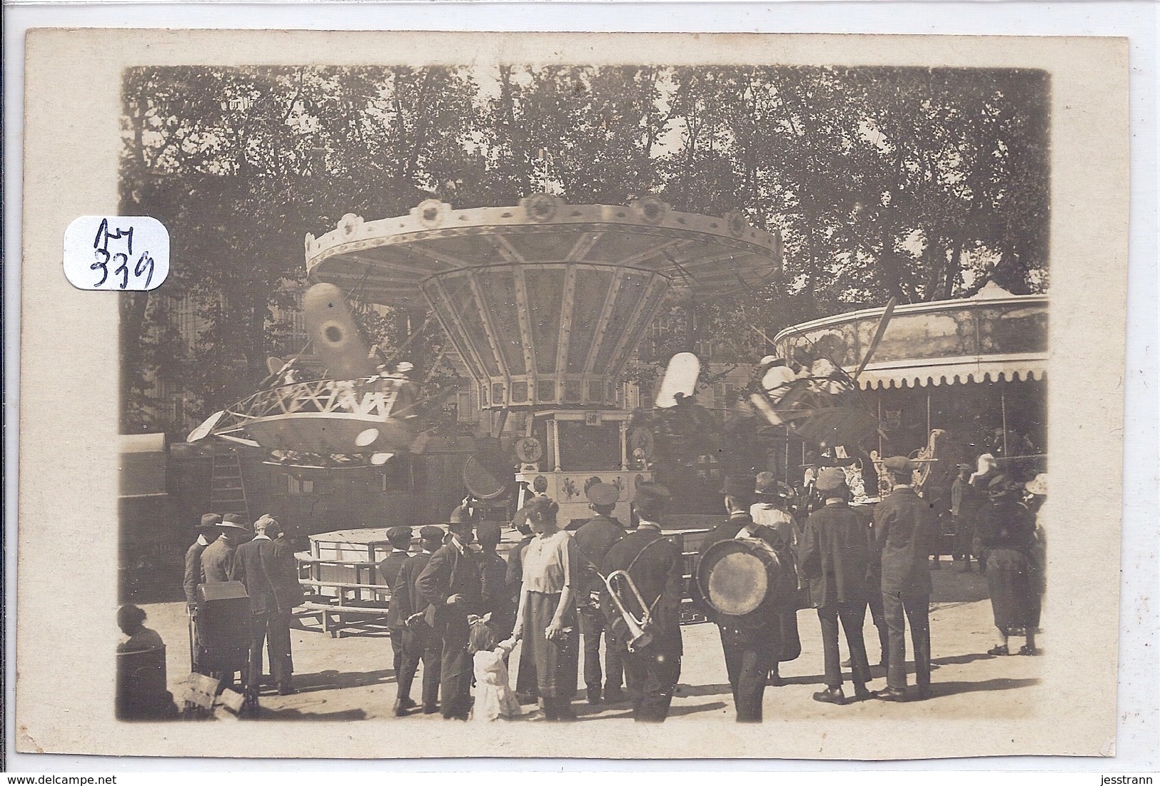 CARTE-PHOTO- BEAU MANEGE SUSPENDU- VITESSE GARANTIE- LA MUSIQUE S ARRETE POUR REGARDER- AUTRE MANEGE A COTE - Sonstige & Ohne Zuordnung