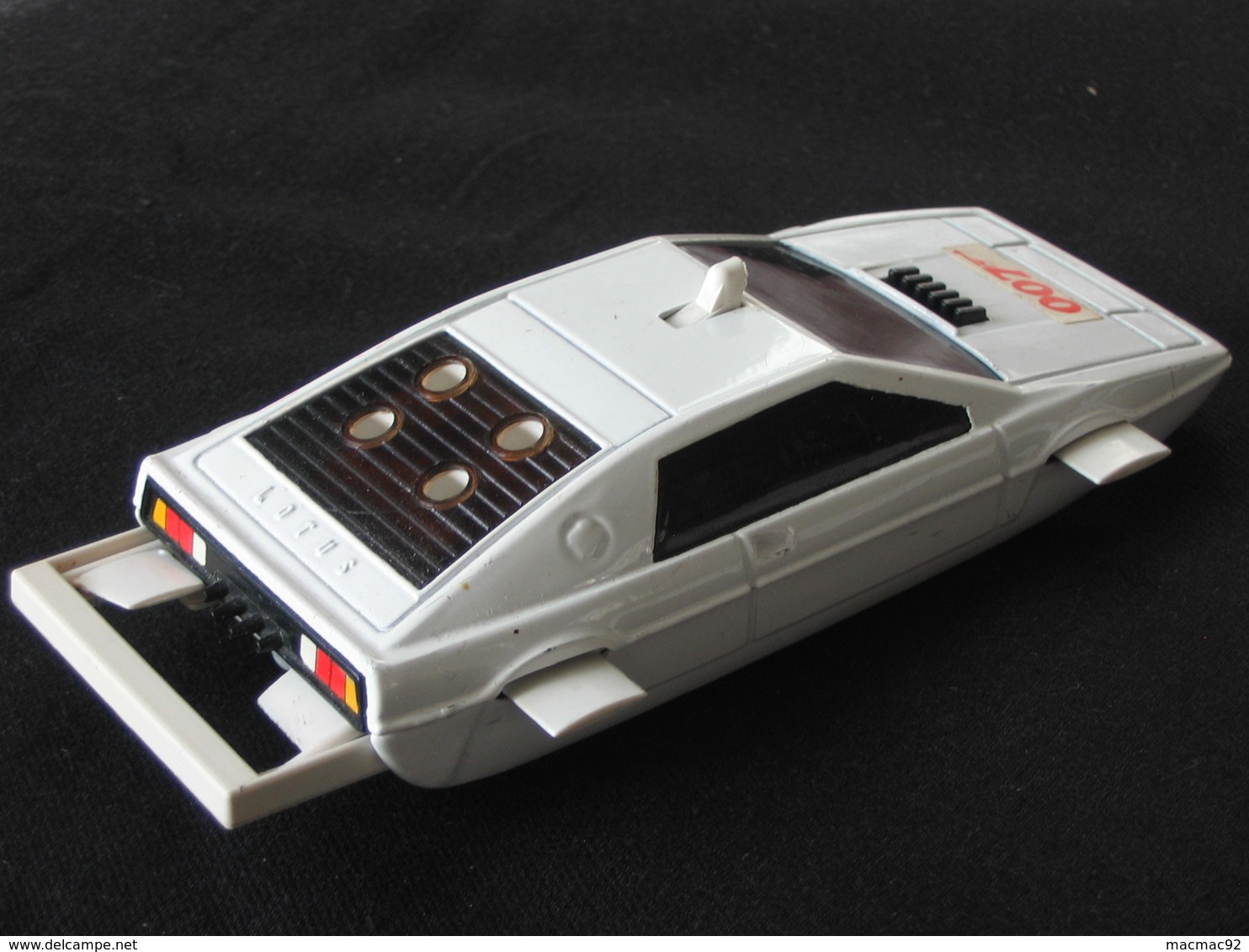 Très Célebre CORGI TOYS - Made In GT Britain - LOTUS ESPRIT 007 - JAMES BOND - Corgi Toys