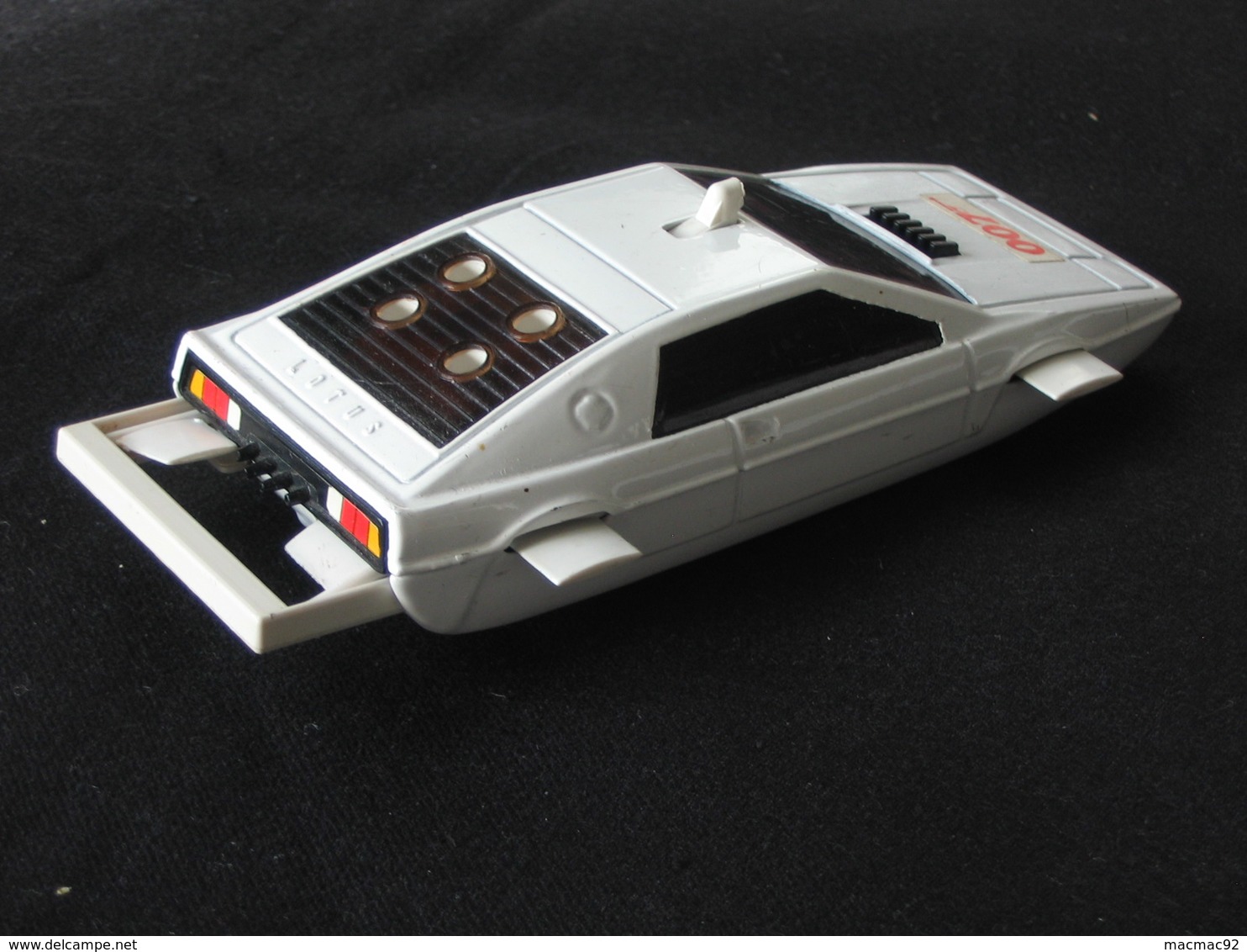 Très Célebre CORGI TOYS - Made In GT Britain - LOTUS ESPRIT 007 - JAMES BOND - Corgi Toys