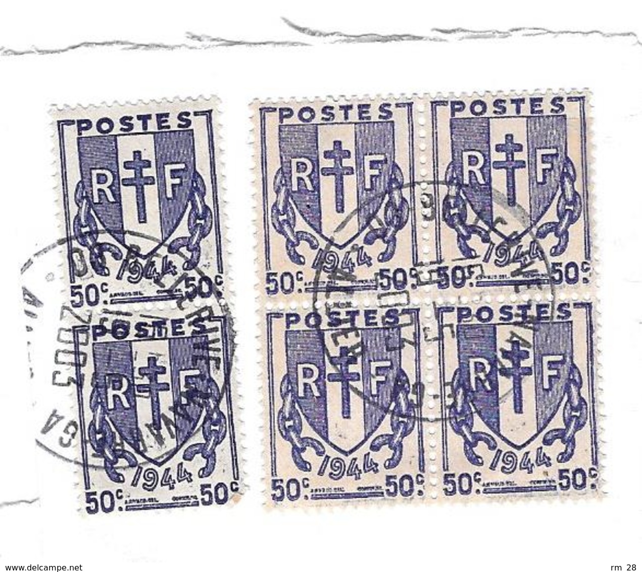 Lot de timbres (souvent en blocs) collés sur lettres et colis (voir les 42 scans) BE
