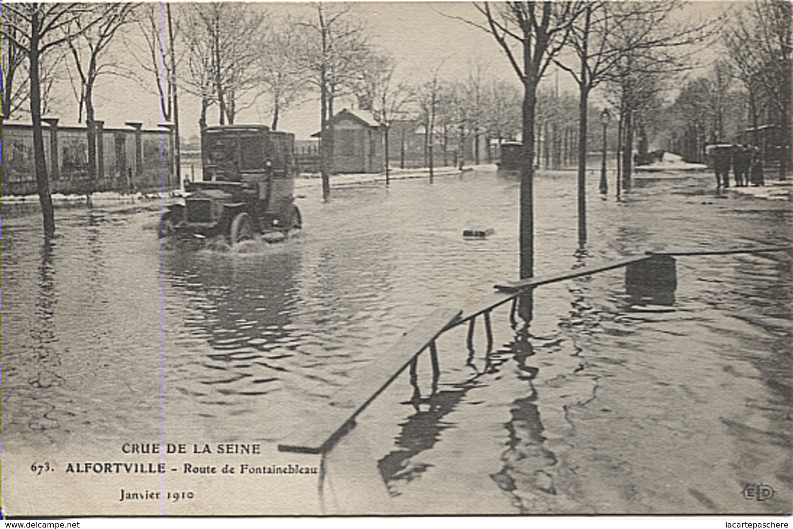 X120408 VAL DE MARNE ALFORTVILLE INONDATIONS JANVIER 1910 ROUTE DE FONTAINEBLEAU  CRUE CATASTROPHE NATURELLE RENAULT ? - Alfortville