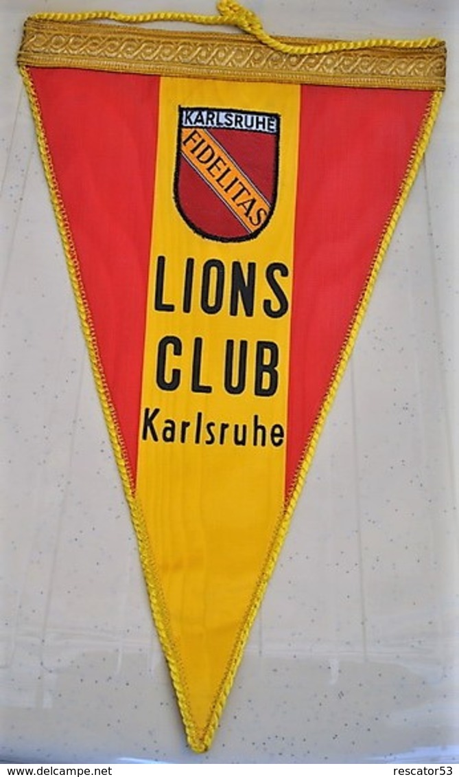 Rare Fanion Lion's Club Karlsruhe - Autres & Non Classés