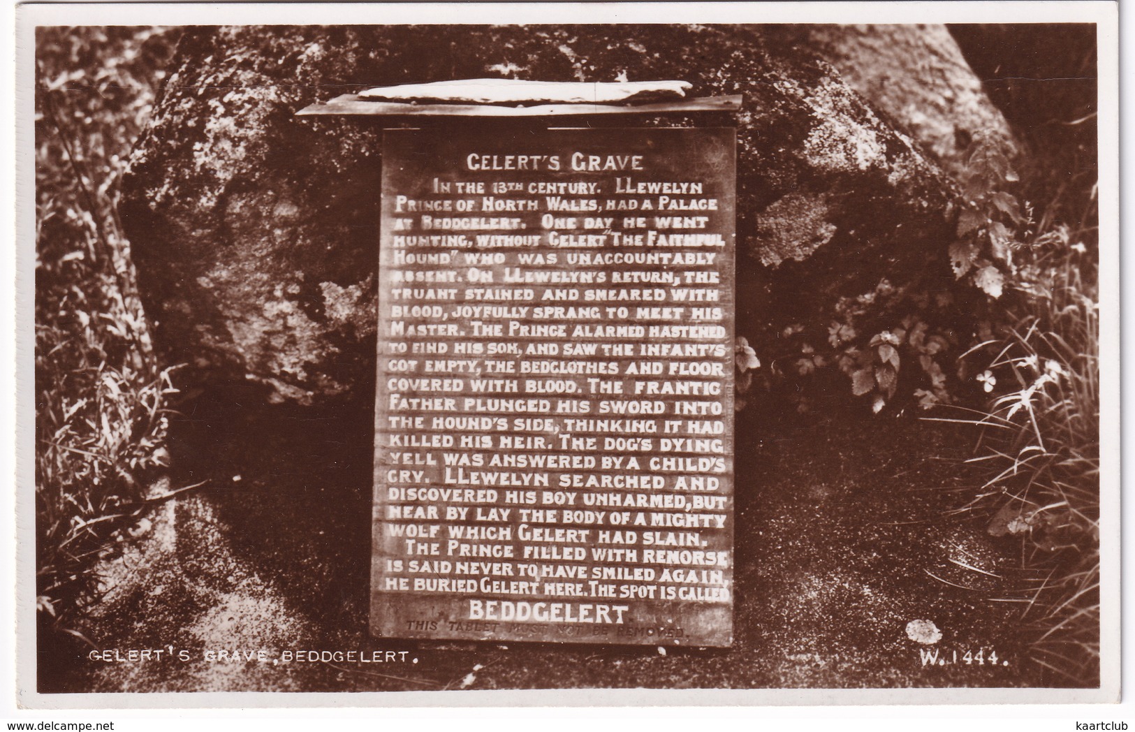 Gelert's Grave, Beddgelert - (Wales) - Caernarvonshire