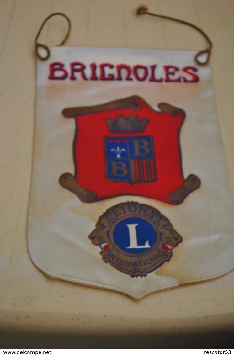 Rare Fanion Lion's Club Brignoles - Autres & Non Classés