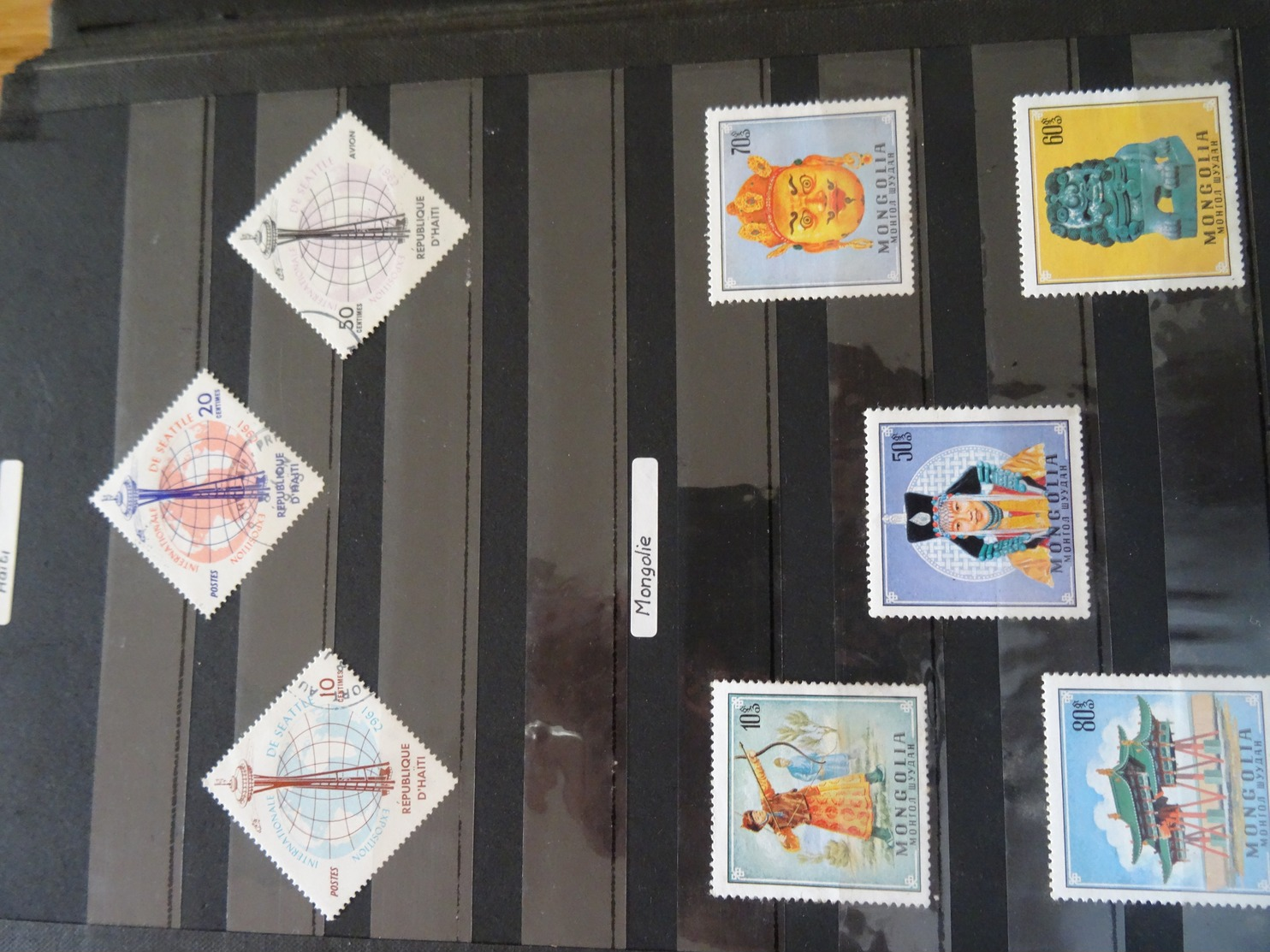Classeur de timbres du monde (séries complètes)
