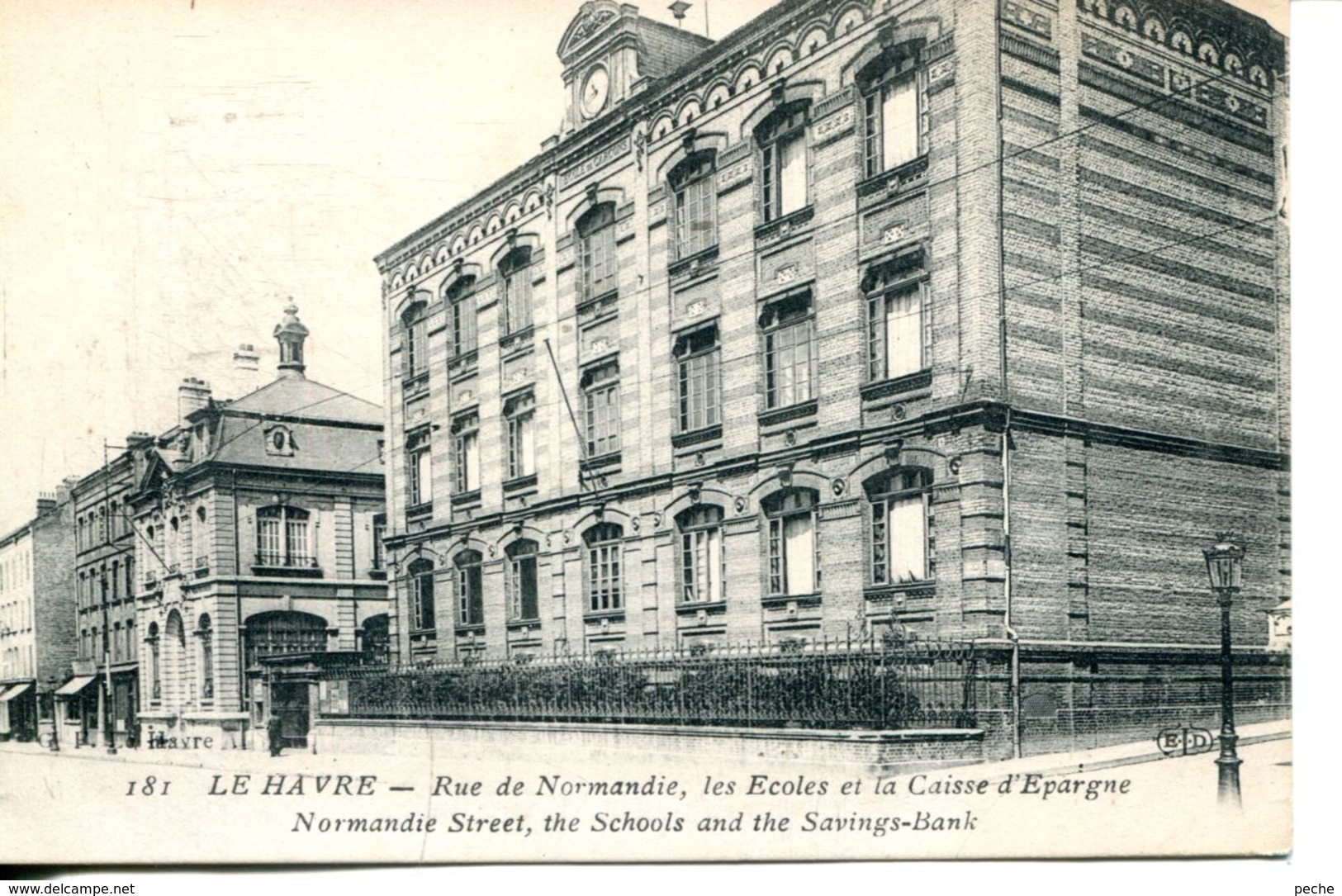 N°67233 -cpa Le Havre - Rue De Normandie- écoles Et La Caisse D'Epargne- - Non Classés