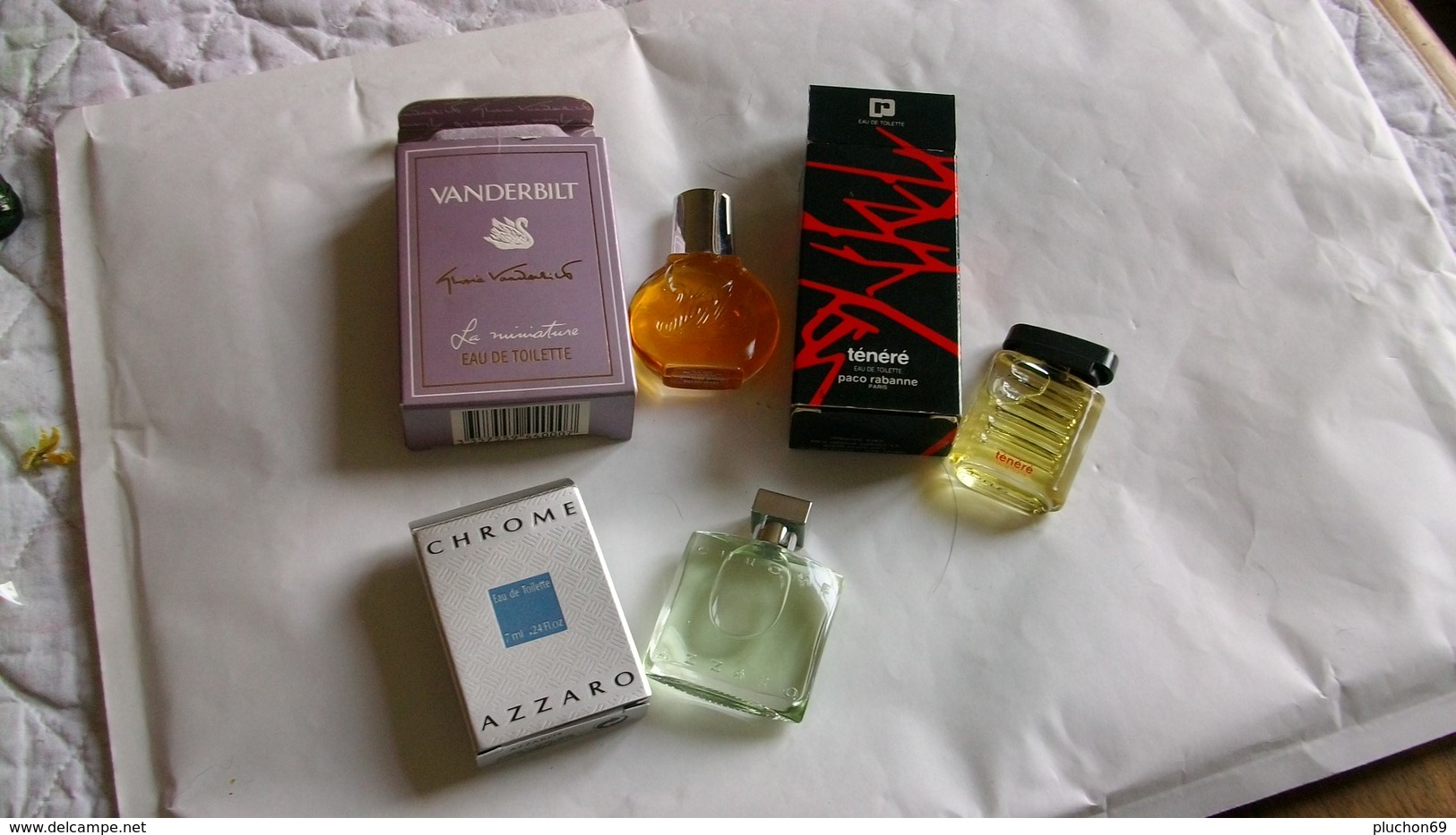 Miniature De Parfum Homme Et Femme  Lot De 3 Avec Boite N° 10 - Miniaturas Mujer (en Caja)