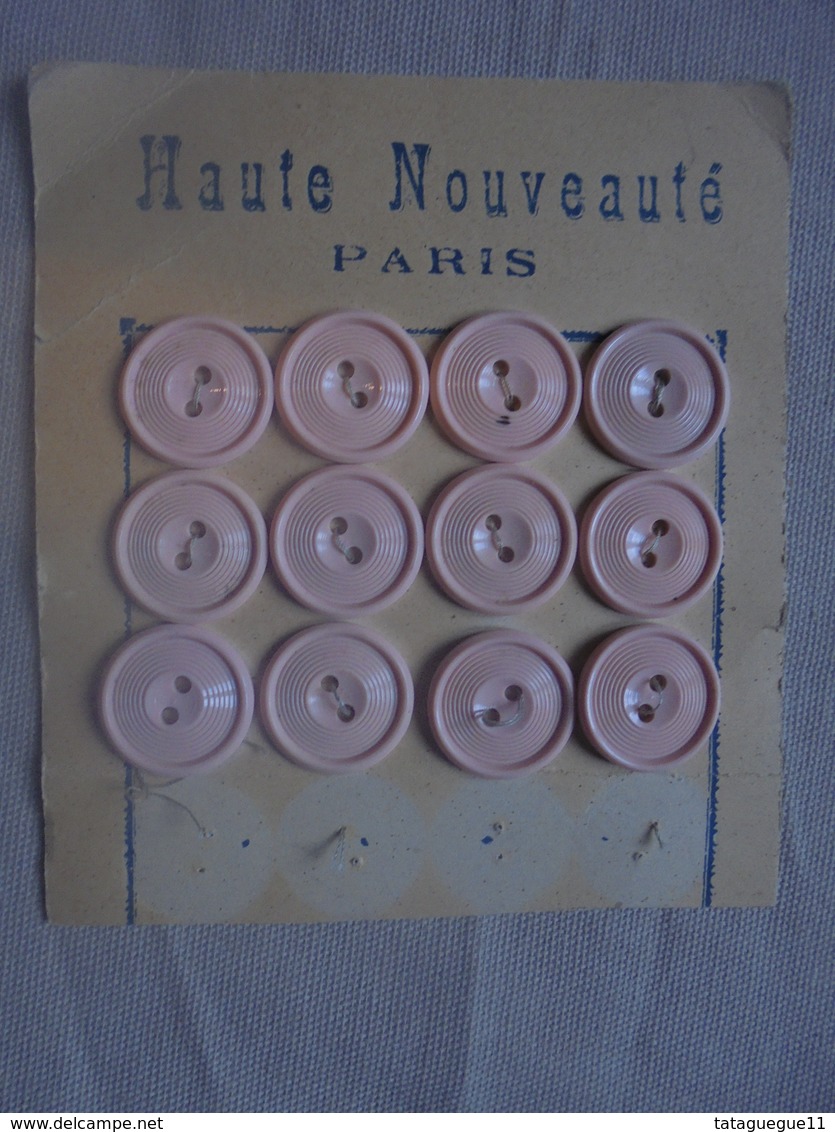 Vintage - Petit Lot De 12 Boutons En Plastique Rose Années 50 - Boutons