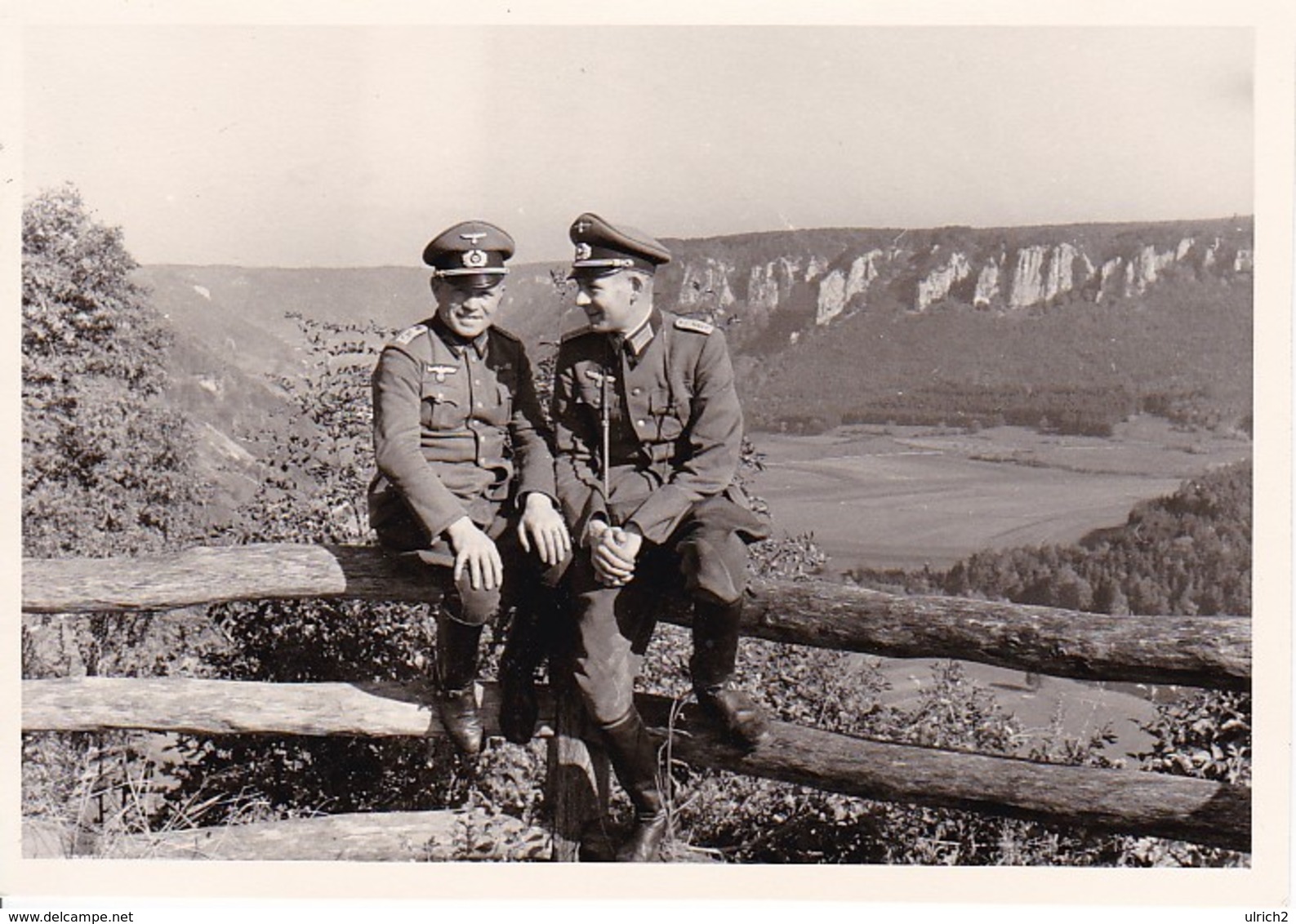 Foto 2 Deutsche Soldaten Auf Aussichtspunkt - 2. WK - 12*8cm  (38023) - Krieg, Militär