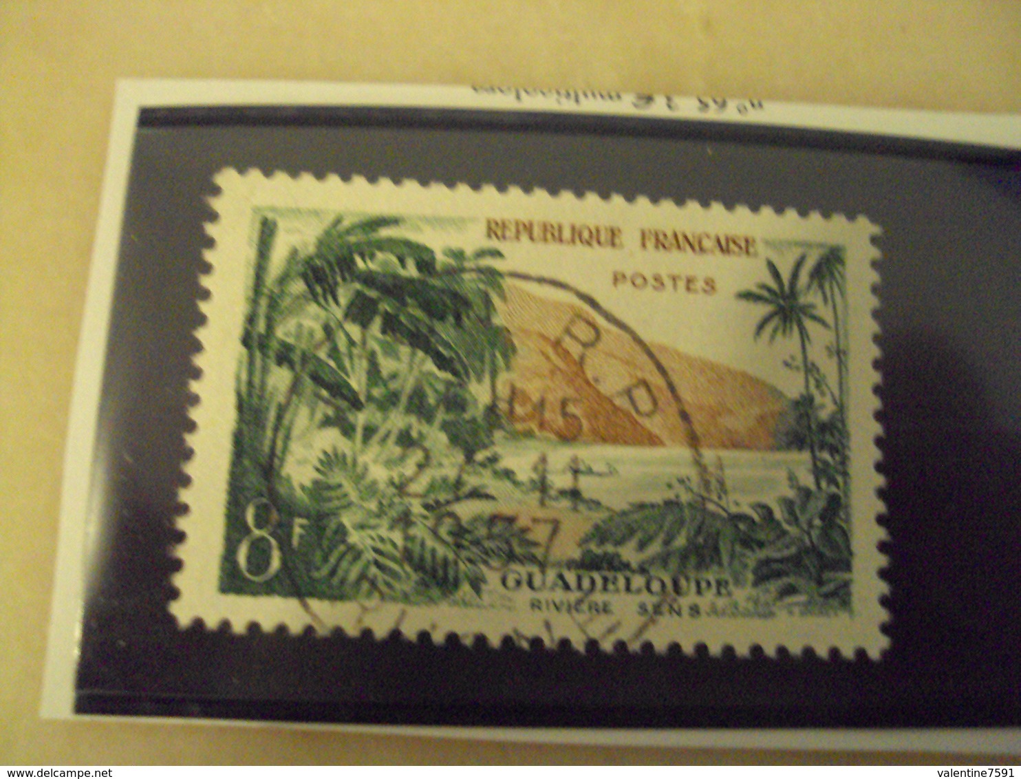 1950-1959-timbre Oblitéré N°  1125   "   Guadeloupe Riviere Sens  "     Cote   0.15    Net        0.05 - Oblitérés