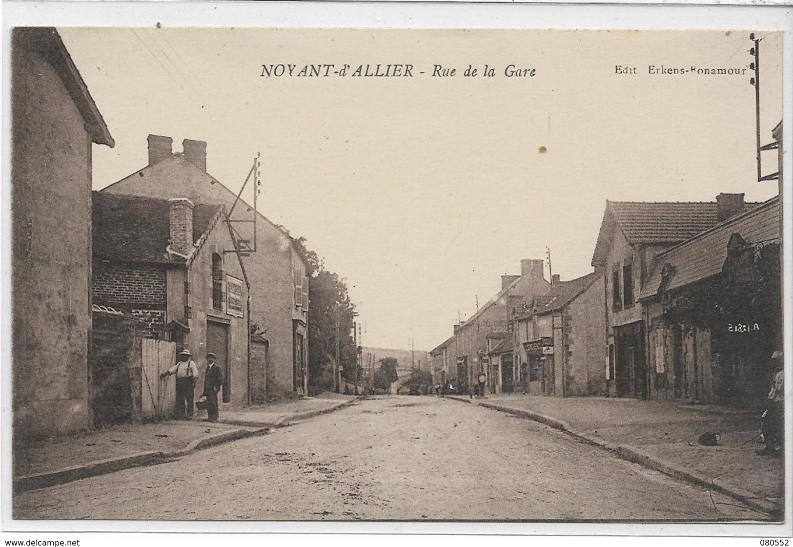 03 NOYANT-D'ALLIER . Rue De La Gare , édit : Erkens-Bonamour , Années 30 , état Extra - Altri & Non Classificati