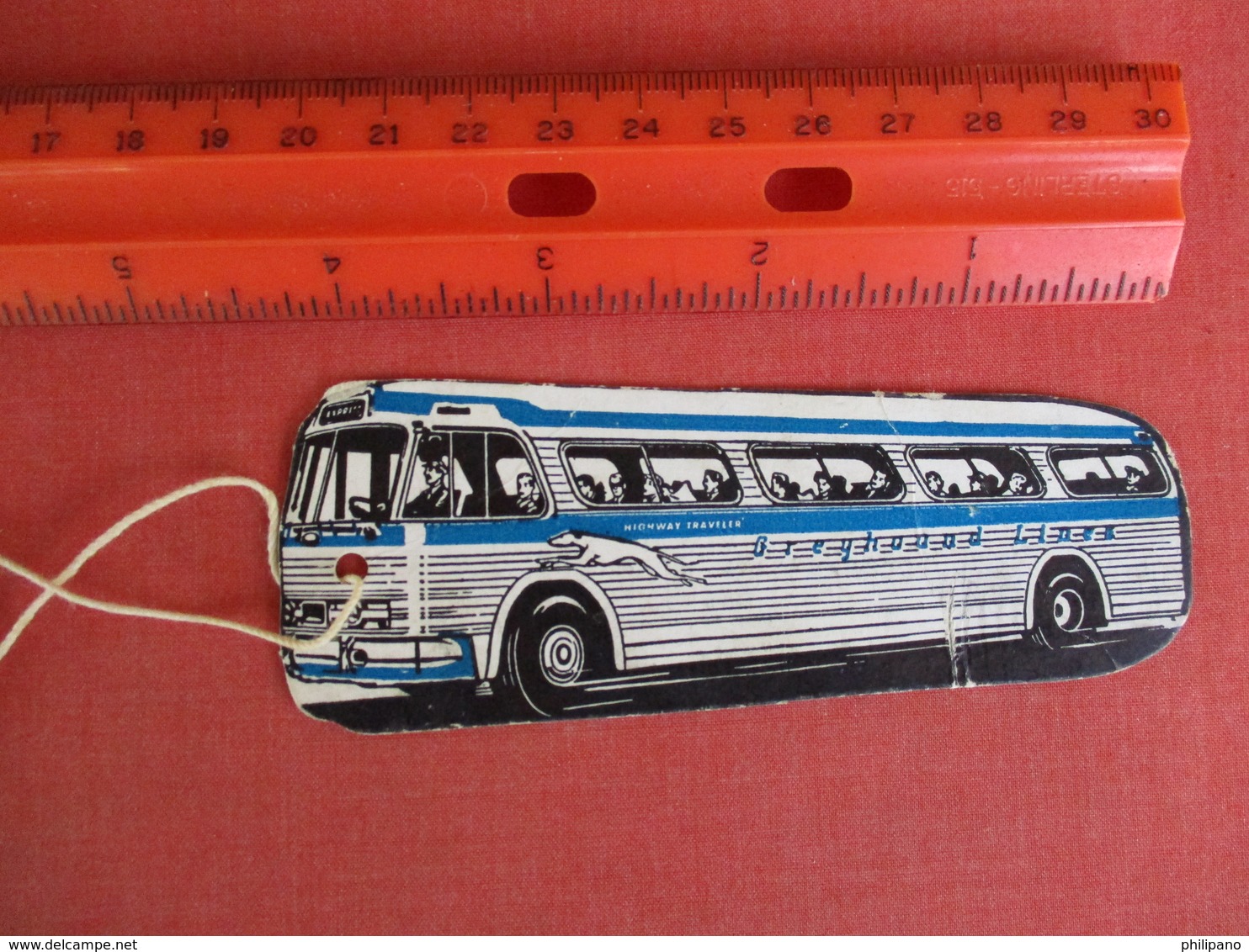 Small Bus Cut Out  Greyhound Lines  Has Crease   Ref 3089 - Advertising