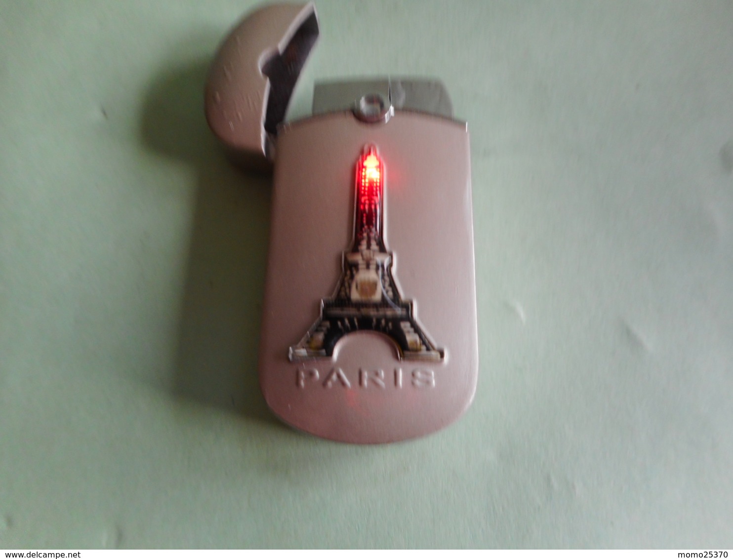 BRIQUET Lumineux LIGHTER Feuerzeug ENCENDEDOR ACCENDINO AANSTEKER 打火机 Léttari Ljusare ライター αναπτήρας Sytytin ////// - Autres & Non Classés