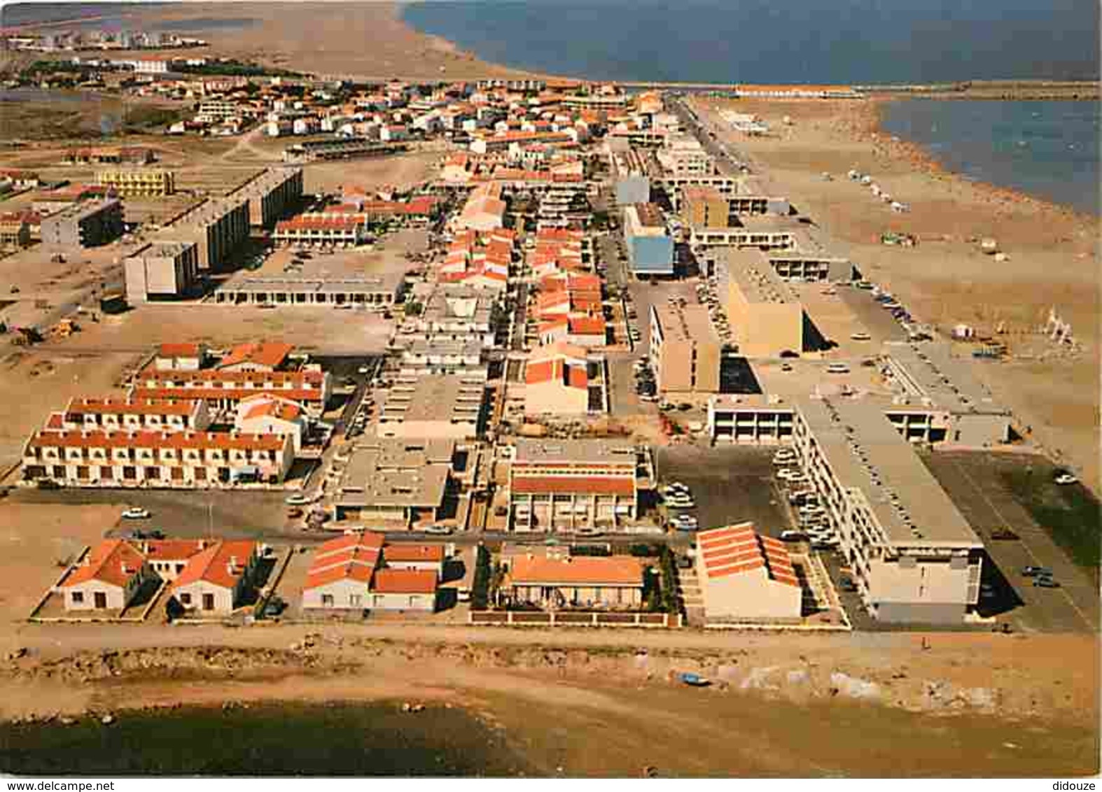 11 - Port La Nouvelle - Vue Aérienne De La Station Balnéaire Et De Sa Très Belle Plage - Carte Neuve - Voir Scans Recto- - Port La Nouvelle