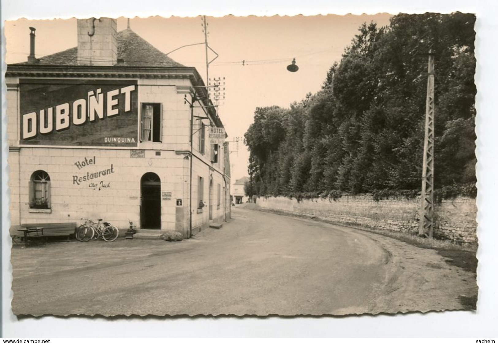 37 ST SAINT PATRICE  Restaurant HOTEL ' Chez Jack " Publicité DUBONNET  Mur    -Edit Aignan Et Bernard  -    D25 2018 - Autres & Non Classés