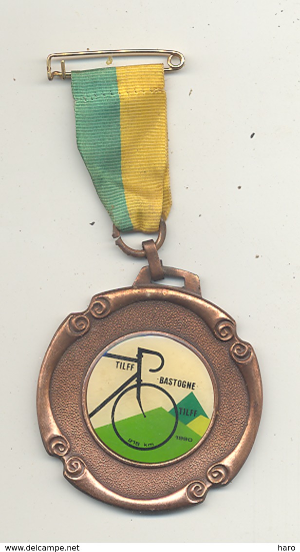 Médaille Avec Ruban Et épingle - TILFF - BASTOGNE - TILFF 1990 - Cyclotourisme, Cycliste, Vélo (b241) - Cyclisme