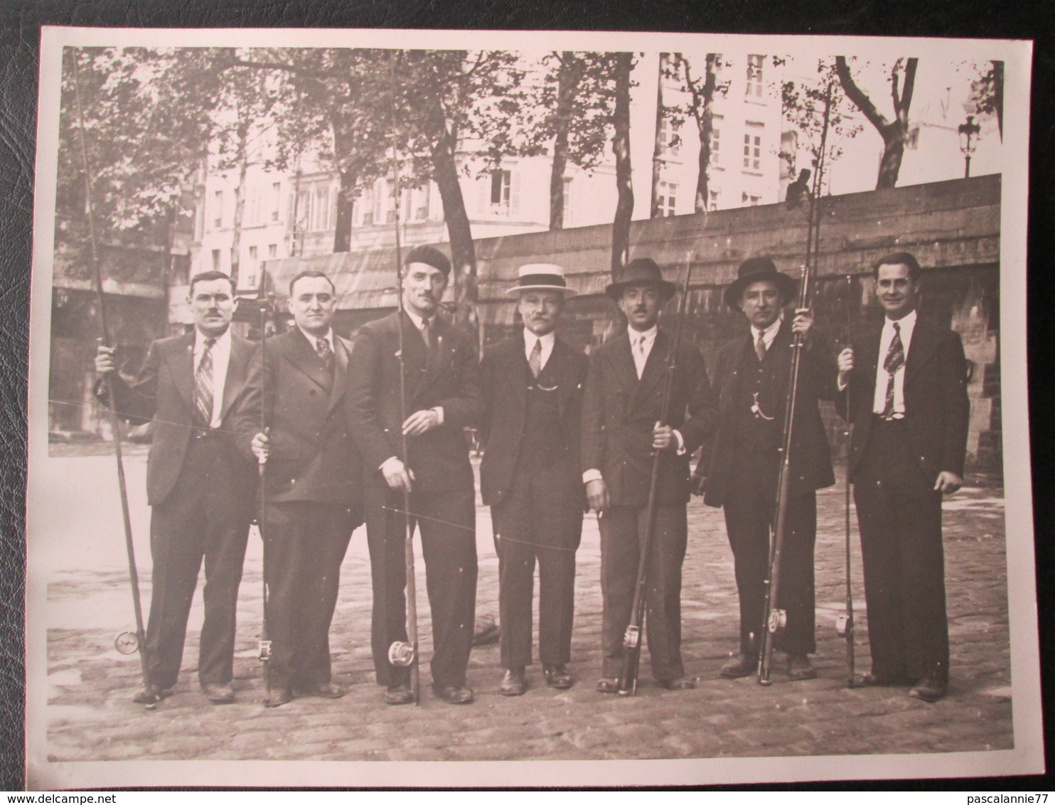 Photo Concours De Peche De Meaux Avant Guerre Mai 1934 Dim 18cm X 24cm TB - Personnes Anonymes