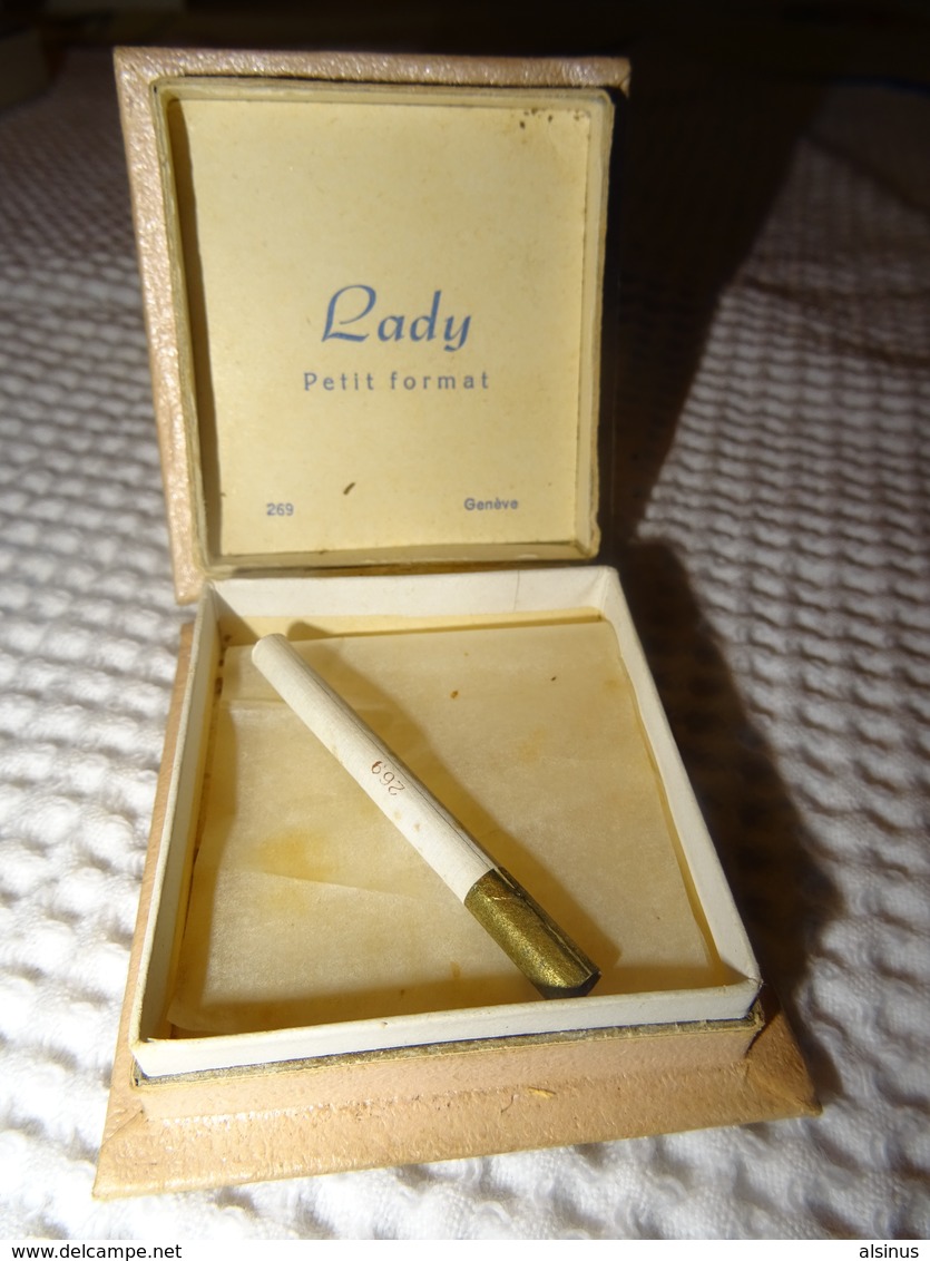 BOITE DE 20 CIGARETTES - LADY N° 269 - PETIT FORMAT - GENEVE (POUR COLLECTION UNIQUEMENT) - Autres & Non Classés